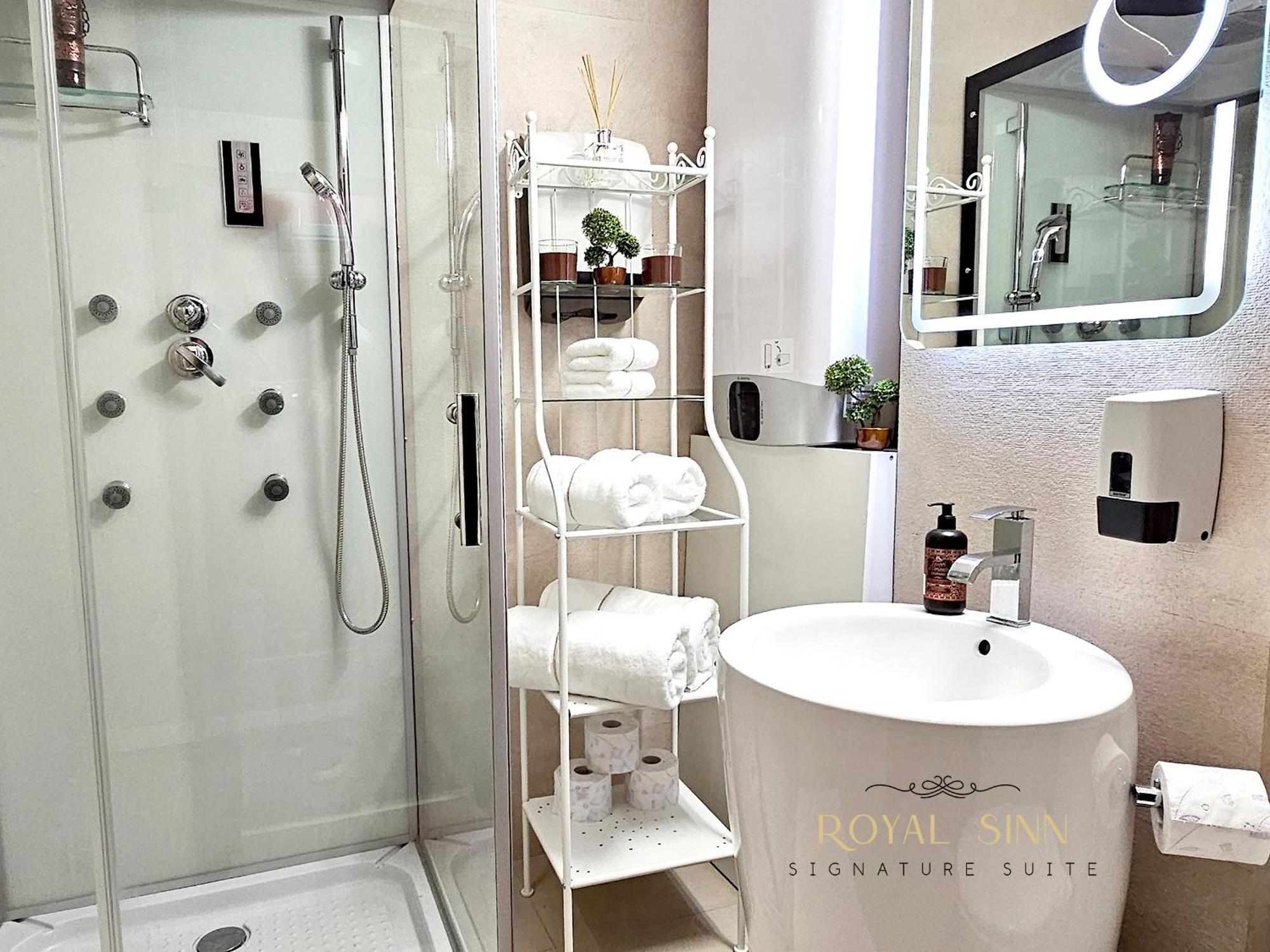 Royal Sinn Signature Suite Bucureşti Ngoại thất bức ảnh