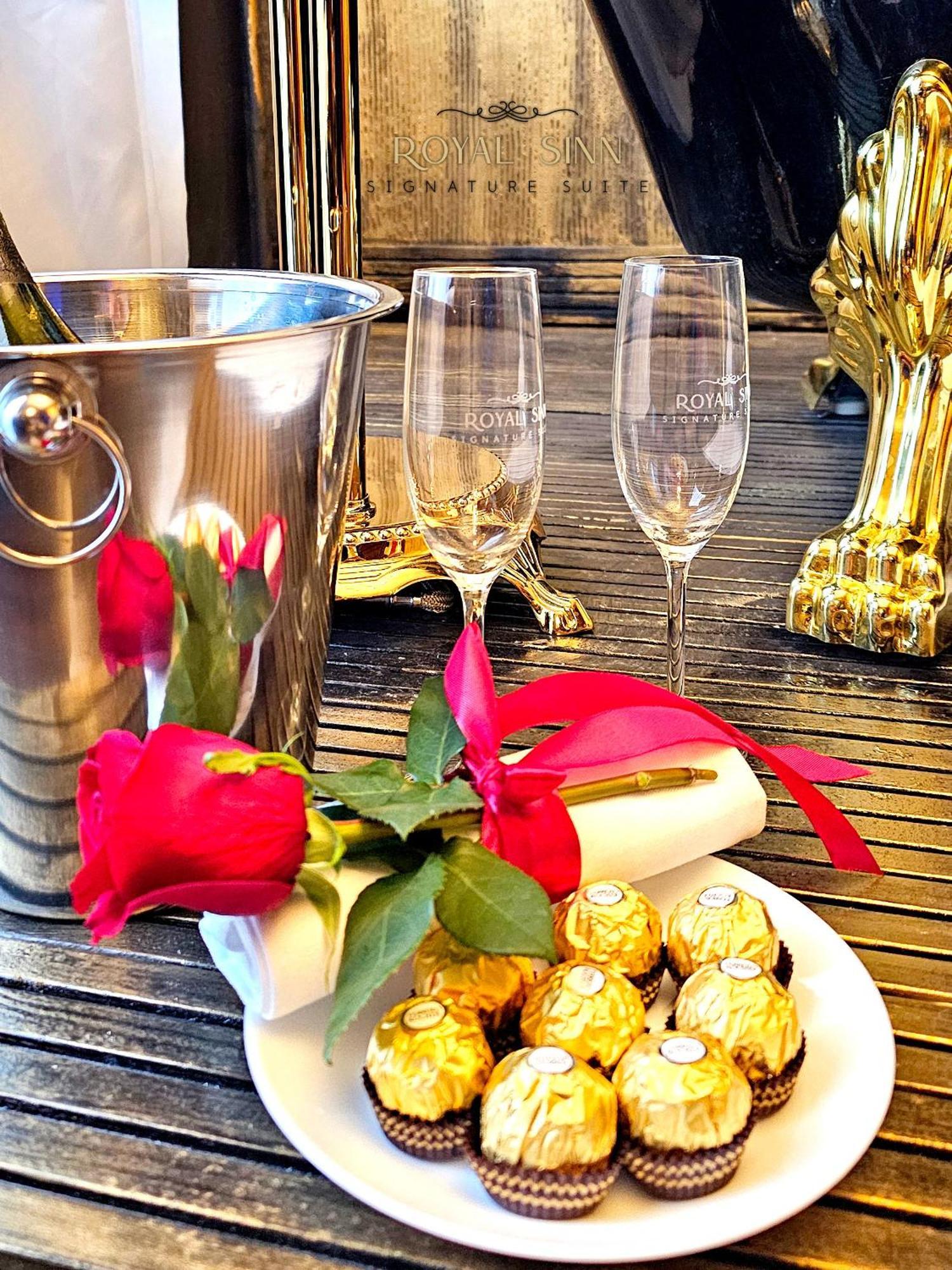 Royal Sinn Signature Suite Bucureşti Ngoại thất bức ảnh